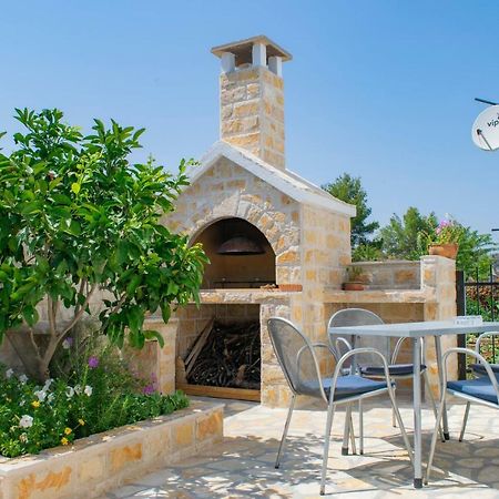 Apartments Solta Gornje Selo Екстер'єр фото