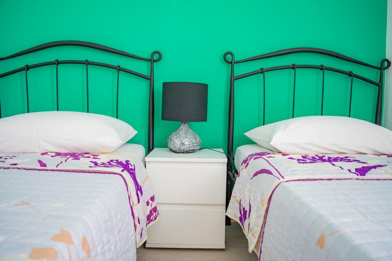 Apartments Solta Gornje Selo Екстер'єр фото
