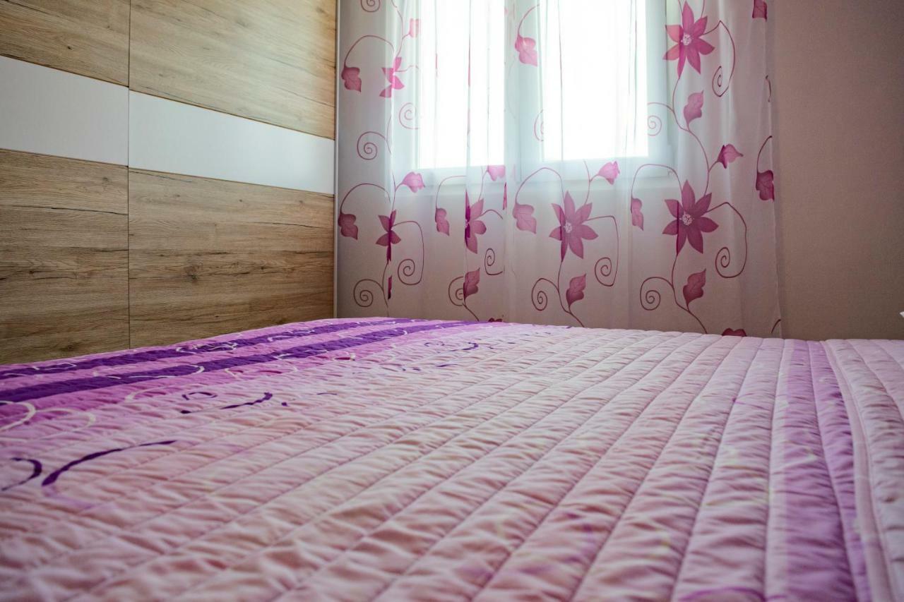 Apartments Solta Gornje Selo Екстер'єр фото