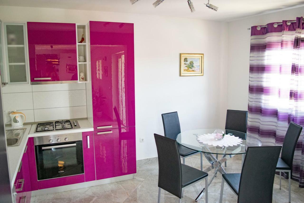 Apartments Solta Gornje Selo Екстер'єр фото