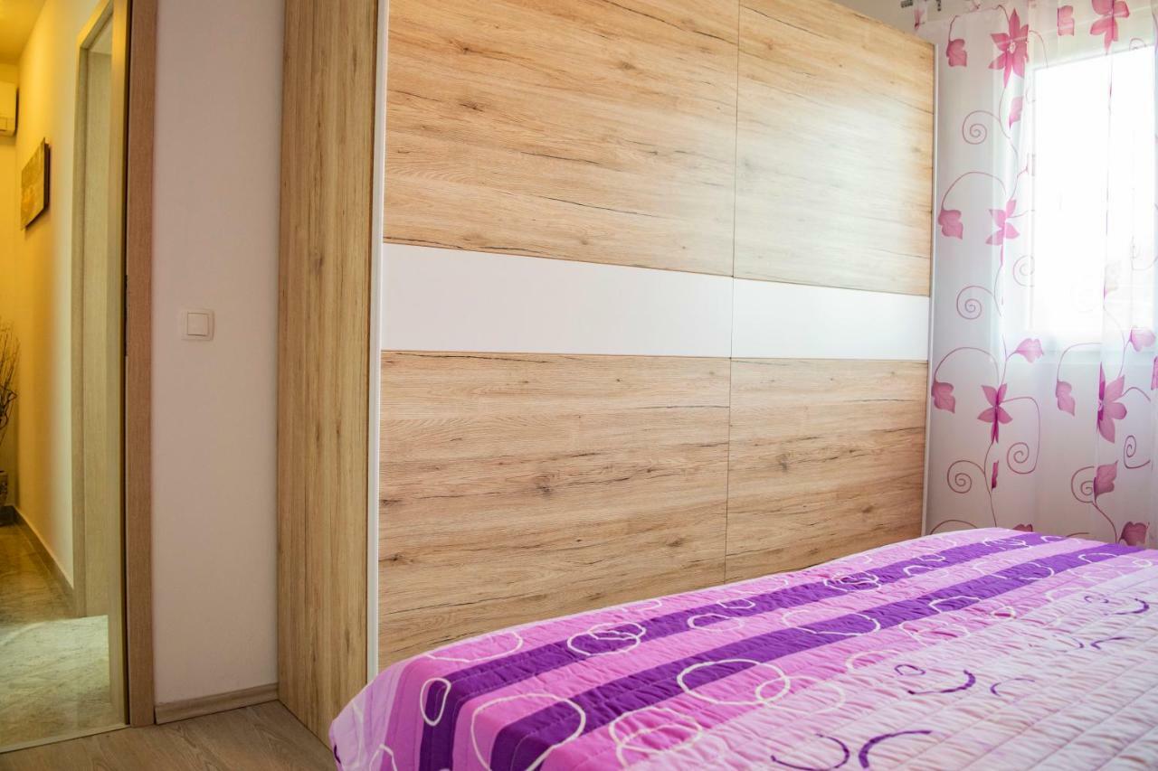 Apartments Solta Gornje Selo Екстер'єр фото